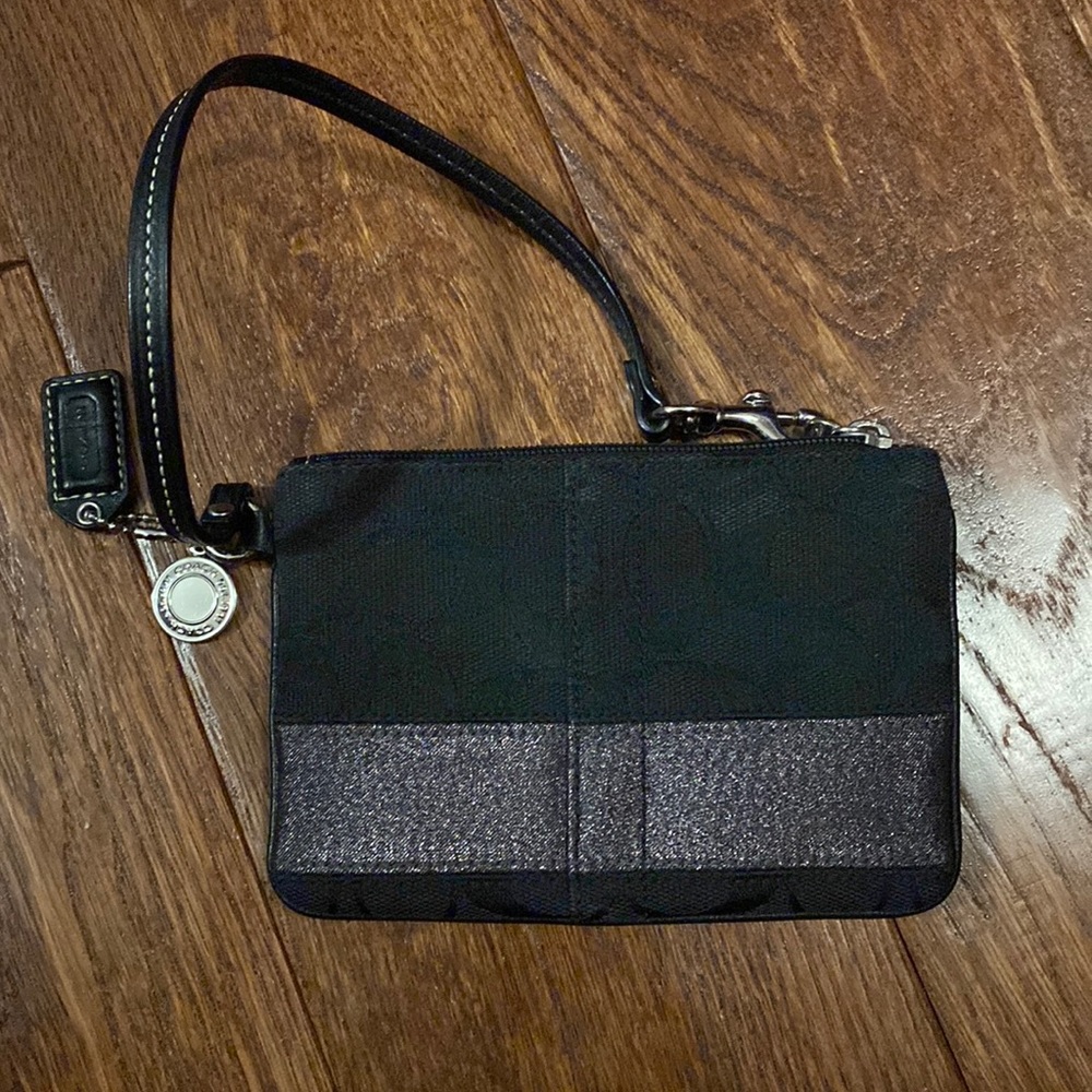 Coach wristlet-black